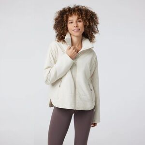 Vuori Women's Cream Puffer Jacket
